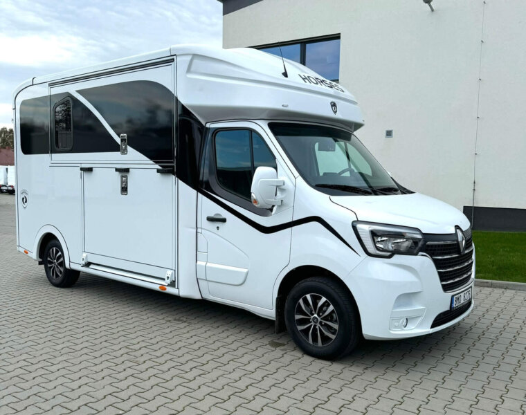 EQUISTAR 3XL horsebox