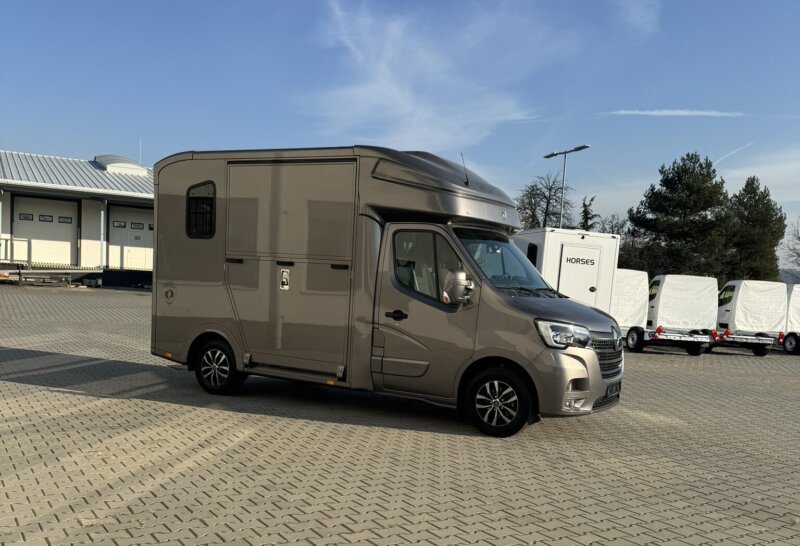 EQUISTAR 3 horsebox